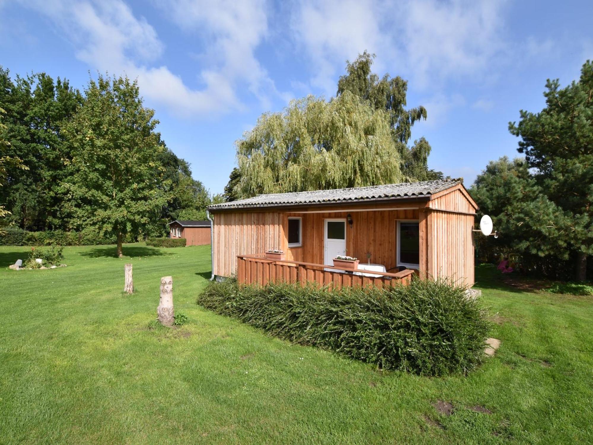 Quaint Bungalow near Insel Poel with Garden Exterior foto